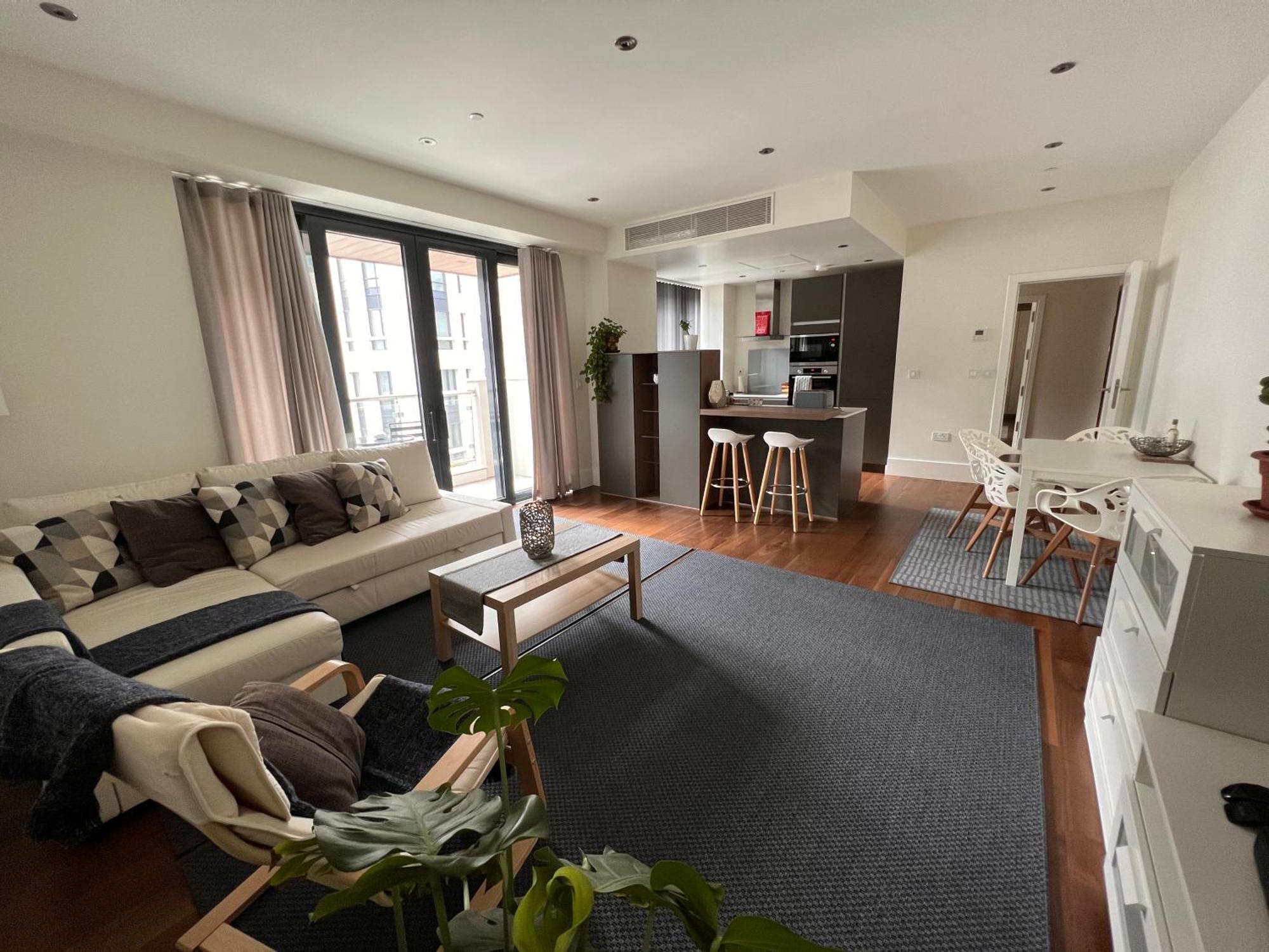Deluxe 1-Bed Apartment In The City Centre ยิบรอลตาร์ ภายนอก รูปภาพ