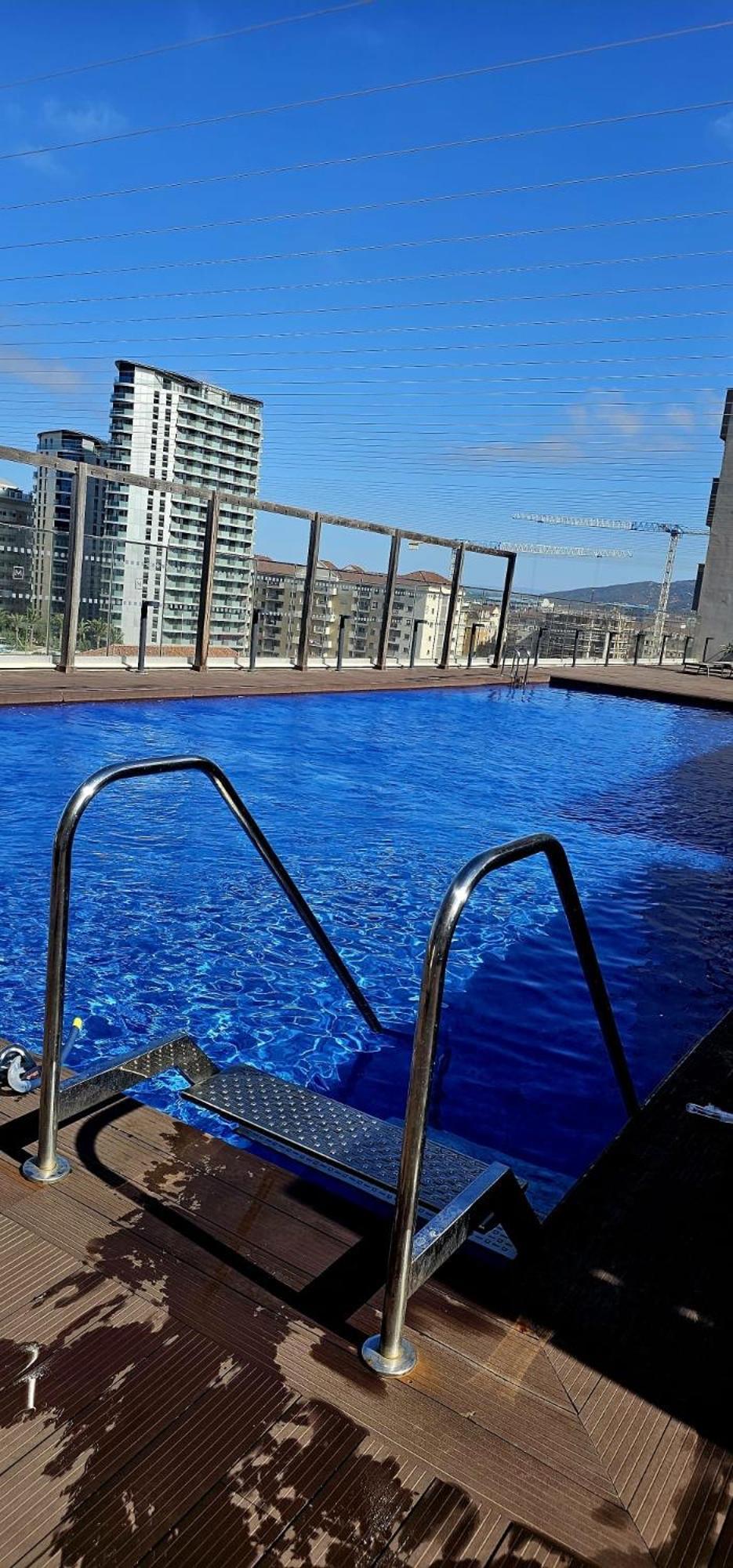 Deluxe 1-Bed Apartment In The City Centre ยิบรอลตาร์ ภายนอก รูปภาพ